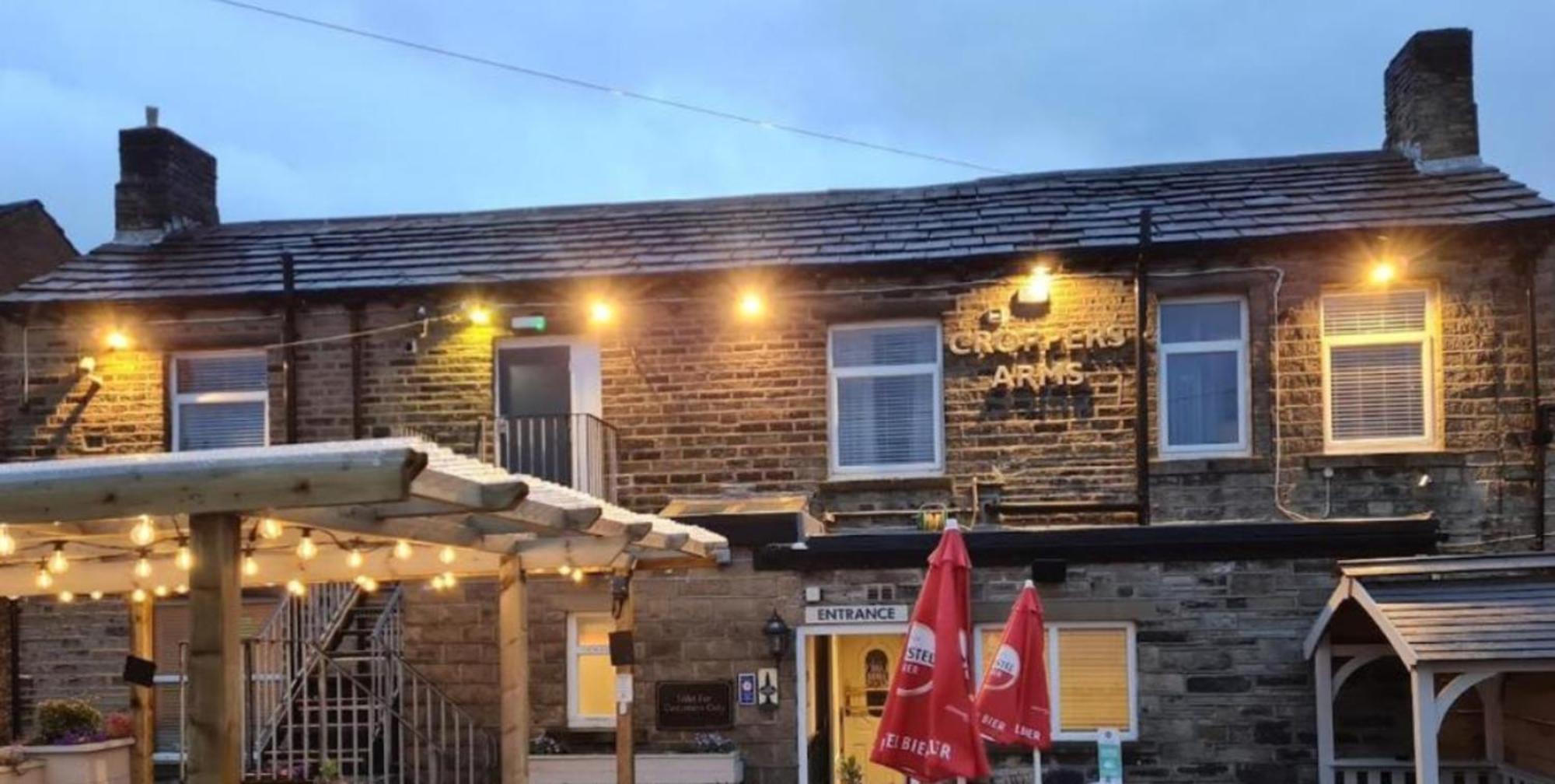 Oyo The Croppers Arms Hotel Huddersfield Exterior photo